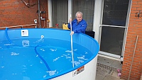 Wasser wird nachgef&uuml;llt.